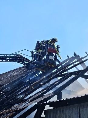KFV Sigmaringen: B5 Brand &Ouml;konomiegeb&auml;ude in Rulfingen