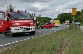 Polizeiinspektion Stade: POL-STD: Transporter in Bützfleth ausgebrannt, Einbrecher in Stade, Renault in Buxtehude entwendet - im Bereich Hamburg Neugraben nach Unfall wieder aufgefunden, Verletzte bei Unfall auf der Kreisstraße 30