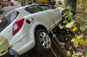 Kreisfeuerwehr Oldenburg: FW-OLL: Verkehrsunfall auf der Wildeshauser Straße: Feuerwehr befreit eingeschlossene Person