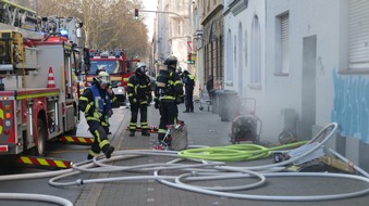 Feuerwehr Dortmund: FW-DO: Verrauchte Wohnungen durch Kellerbrand