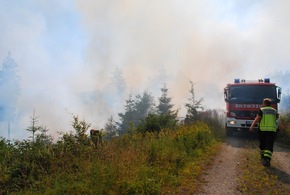 FW-MK: Waldbrand im Grüner Tal fordert die Feuerwehr