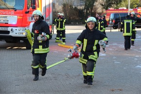 FW-GL: 38 neue Feuerwehrfrauen und -männer für Bergisch Gladbach