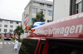 Feuerwehr Essen: FW-E: Ammoniakaustritt aus Kühlschrank in Patientenzimmer vom Klinikum - keine Verletzten