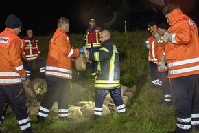 FW Lüchow-Dannenberg: Großübung in Lüchow-Dannenberg - Feuerwehren, DRK und THW üben gemeinsam mehrere Szenarien