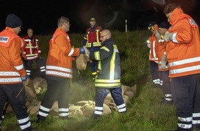 Kreisfeuerwehrverband Lüchow-Dannenberg e.V.: FW Lüchow-Dannenberg: Großübung in Lüchow-Dannenberg - Feuerwehren, DRK und THW üben gemeinsam mehrere Szenarien