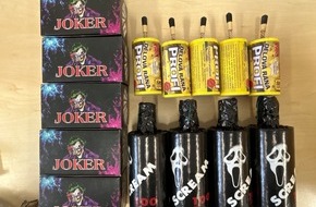 Hauptzollamt Singen: HZA-SI: Explosiver Fund - ZOLL stellt &uuml;ber 100 B&ouml;ller in Postpaket sicher