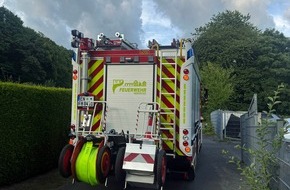 Feuerwehr Herdecke: FW-EN: Feuerwehr rettet Seniorin von steilem Dachboden - ungewöhnlicher Einsatz in der Innenstadt - Vier Einsätze am Wochenende