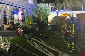 Feuerwehr Moers: FW Moers: Rauchmelder wecken Hausbewohner in den Morgenstunden - Brand im Erdgeschoss