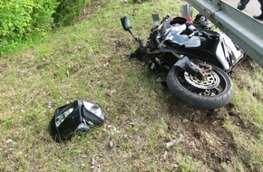 Polizeiinspektion Hildesheim: POL-HI: Elze: Verkehrsunfall mit einem tödlich verletzten Motorradfahrer in Elze