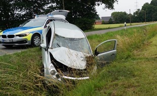 Kreispolizeibehörde Borken: POL-BOR: Velen-Ramsdorf - Kurve falsch eingeschätzt/Autofahrerin verletzt