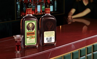 Mast-Jägermeister SE: 90 Jahre Jägermeister – Die Ikone der Nacht feiert Geburtstag und launcht Limited Retro Edition
