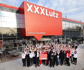 XXXLutz er&ouml;ffnet sein neues M&ouml;belhaus der Extraklasse in Rangsdorf: Die Brandenburg-Premiere geht mit Kunden, prominenten G&auml;sten und einem einzigartigen Event &uuml;ber die B&uuml;hne