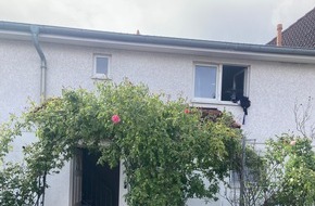 Kreisfeuerwehrverband Pinneberg: FW-PI: Einsatzreicher Nachmittag in Uetersen / Feuerwehr verhindert Dachstuhlbrand