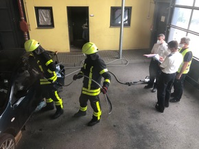 FW-F: Erste Generation Werkfeuerwehrleute beendet erfolgreich neuen Ausbildungsgang bei der Feuerwehr Frankfurt