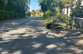 Polizei Bielefeld: POL-BI: PKW-Fahrer schl&auml;ft nach Alkohol- und Drogenkonsum ein - Unfallflucht gekl&auml;rt