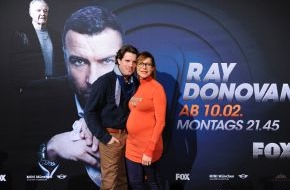 Fox Networks Group Germany: Schwangere Schauspielerin Doreen Dietel: "Werde insgesamt nur zwei Monate vom "Dahoam is Dahoam"-Dreh fehlen." - Promistimmen von der Fox-Deutschlandpremiere von "Ray Donovan" in München