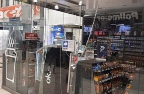 Bundespolizeidirektion Sankt Augustin: BPOL NRW: Glastür aus der Verankerung gerissen - 34-Jähriger stiehlt gleich zweimal Getränke aus Bahnhofsgeschäft