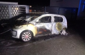 Polizei Aachen: POL-AC: Auto brennt fast vollständig aus