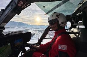 DRF Luftrettung: DRF Luftrettung im Einsatz beim FIS Skiweltcup Garmisch / Rot-wei&szlig;er Rettungshubschrauber f&uuml;r Notf&auml;lle auf der Kandahar