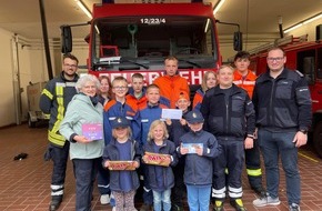 Freiwillige Feuerwehr der Stadt Bergen: FFW Bergen: Spende f&uuml;r Kinder- und Jugendfeuerwehr