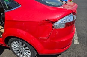 Polizeipräsidium Nordhessen - Kassel: POL-KS: Nur zehn Minuten geparkt: Zeugen von Unfallflucht auf Discounter-Parkplatz in Bergshausen gesucht