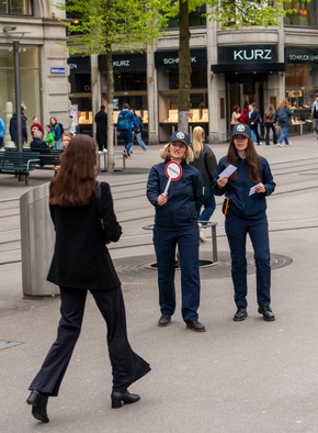 Graub&uuml;nden blitzt Fussg&auml;nger*innen in Z&uuml;rich &ndash;  Eine Aktion f&uuml;r mehr &laquo;patgific&raquo;