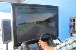 Polizeidirektion Göttingen: POL-GOE: (344/2013) "LKW-Sicherheitstage" auf dem Autohof Northeim - Veranstalter ziehen positive Bilanz, 1.170 Fachgespräche geführt