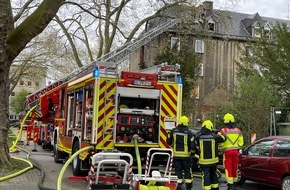 Feuerwehr Gelsenkirchen: FW-GE: Erstinformation Feuer in einem leerstehenden Gebäude in Gelsenkirchen-Ückendorf