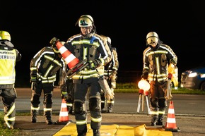 FW Hünxe: Simulierter Gasaustritt in Hünxe - Einsatzkräfte zu Gast bei Gelsenwasser