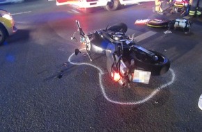 Kreispolizeibehörde Märkischer Kreis: POL-MK: Bei Rot in die Kreuzung: Motorradfahrer verletzt