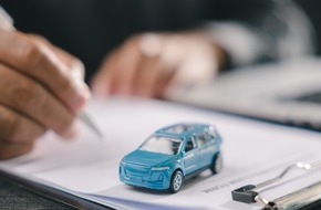 Verbraucherzentrale Nordrhein-Westfalen e.V.: Jetzt die Kfz-Versicherung pr&uuml;fen &ndash; aber nicht automatisch wechseln