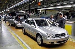 Opel Automobile GmbH: Opel eröffnet modernstes Automobilwerk der Welt / Bundeskanzler Schröder und Ministerpräsident Koch zu Gast