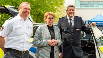 Zentrale Polizeidirektion Niedersachsen: ZPD: Pressefoto zum: Bundeskongress "Elektromobilität in polizeilichen Flotten"