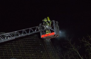 Freiwillige Feuerwehr Menden: FW Menden: Kaminbrand im Lahrfeld