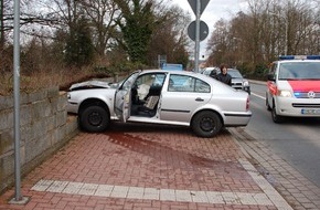 Polizeiinspektion Nienburg / Schaumburg: POL-STH: Unfall nach Krankheitsfall