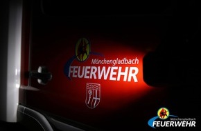 Feuerwehr Mönchengladbach: FW-MG: Mauersegler in Notlage