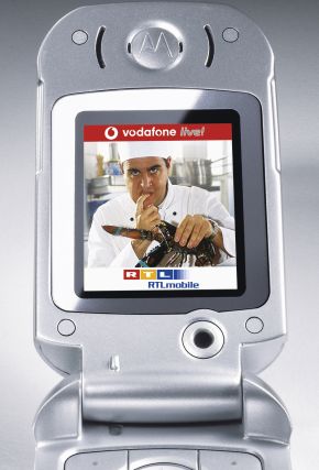 CeBIT 2005: Vodafone startet mit UMTS, Festnetz-Alternativen und Auslandstelefonie durch