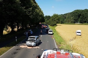 Feuerwehr Erkrath: FW-Erkrath: Schwerer Verkehrsunfall auf der Düsseldorfer Straße