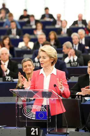 Europäisches Parlament bestätigt Kommission von der Leyen