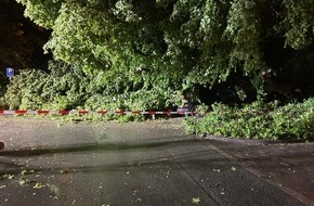 Feuerwehr Paderborn: FW Paderborn: Unwetterlage sorgt bei der Feuerwehr Paderborn f&uuml;r ein erh&ouml;htes Einsatzaufkommen