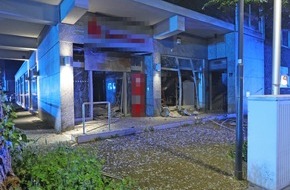 Polizei Mettmann: POL-ME: Geldautomat gesprengt: Polizei fahndete per Hubschrauber nach den Tätern - Ratingen - 2305070
