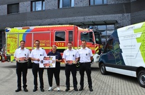 Feuerwehr M&uuml;lheim an der Ruhr: FW-MH: Neuer Feuerwehr-Bastelbogen zum 25-j&auml;hrigen Jubil&auml;um vorgestellt