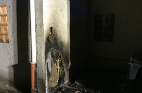 Freiwillige Feuerwehr Lage: FW Lage: Brennt Papiertonne am Haus - 01.01.2017 - 01:23 Uhr