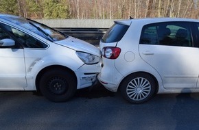 Polizeidirektion Kaiserslautern: POL-PDKL: Mehrere Verletzte nach Auffahrunfall