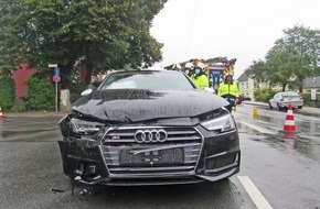 Polizei Mettmann: POL-ME: Hoher Sachschaden und zwei Verletzte bei Verkehrsunfall - 2108095 - Mettmann