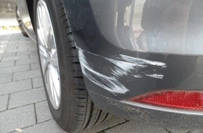 Polizeipräsidium Westpfalz: POL-PPWP: Unfallflucht: Parkendes Auto beschädigt