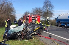 Polizei Minden-Lübbecke: POL-MI: Autofahrer (57) stirbt bei schwerem Unfall auf der L 770