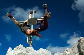 Tiscover GmbH: Das schrägste Urlaubsfoto der Alpen - BILD