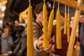 Wintermarkt mit Coca-Cola Weihnachtstruck im Freiruum Zug