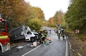 Feuerwehr Dortmund: FW-DO: Verkehrsunfall mit zwei verletzten Personen